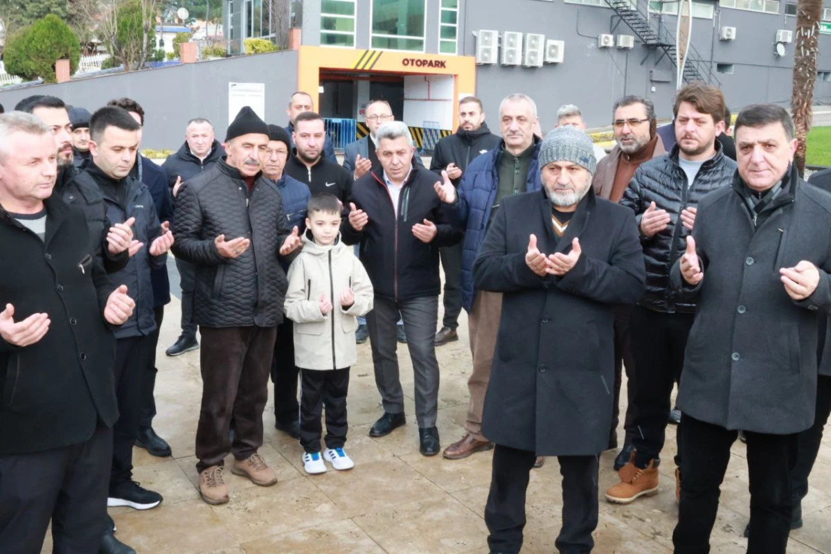 UMRE KAFİLESİ DUALARLA UĞURLANDI