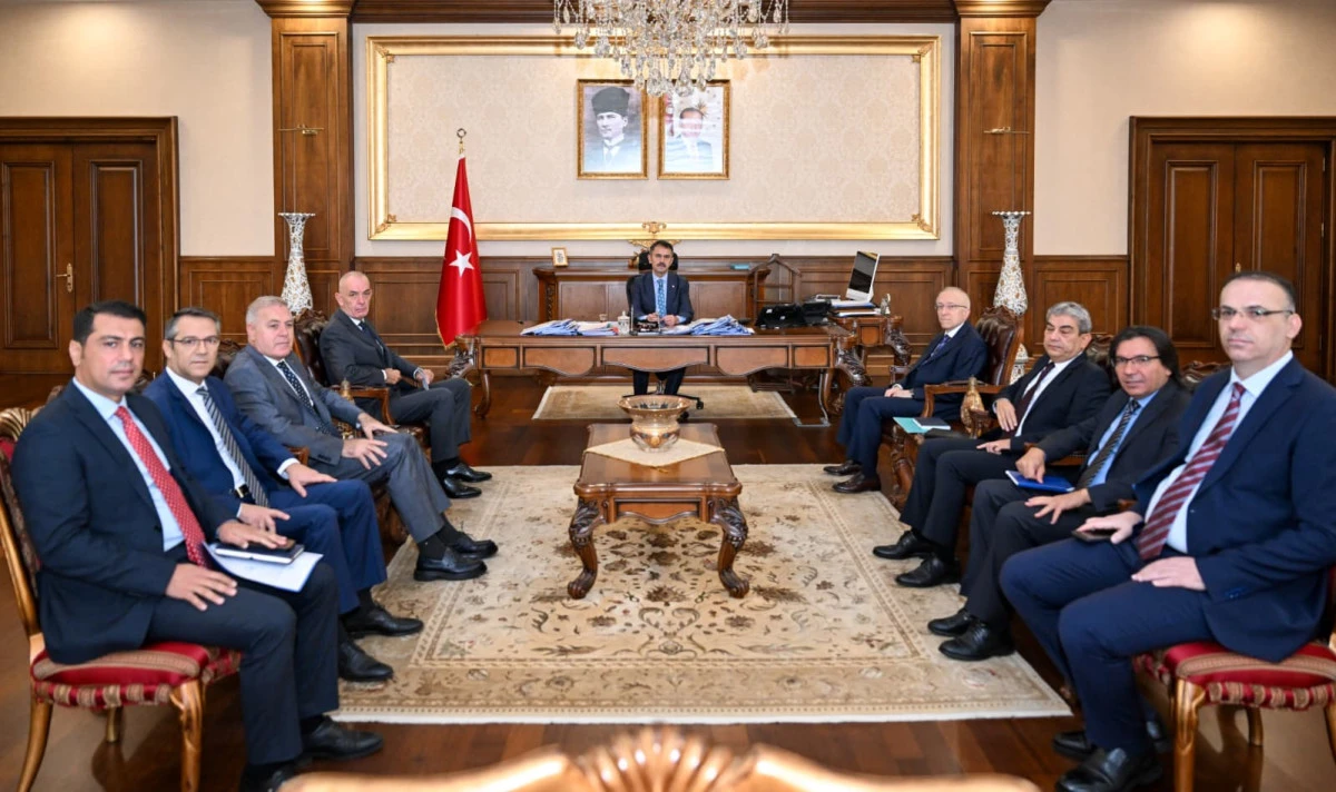 VALİ AKTAŞ, VALİ YARDIMCILARIYLA DEĞERLENDİRME TOPLANTISI YAPTI   